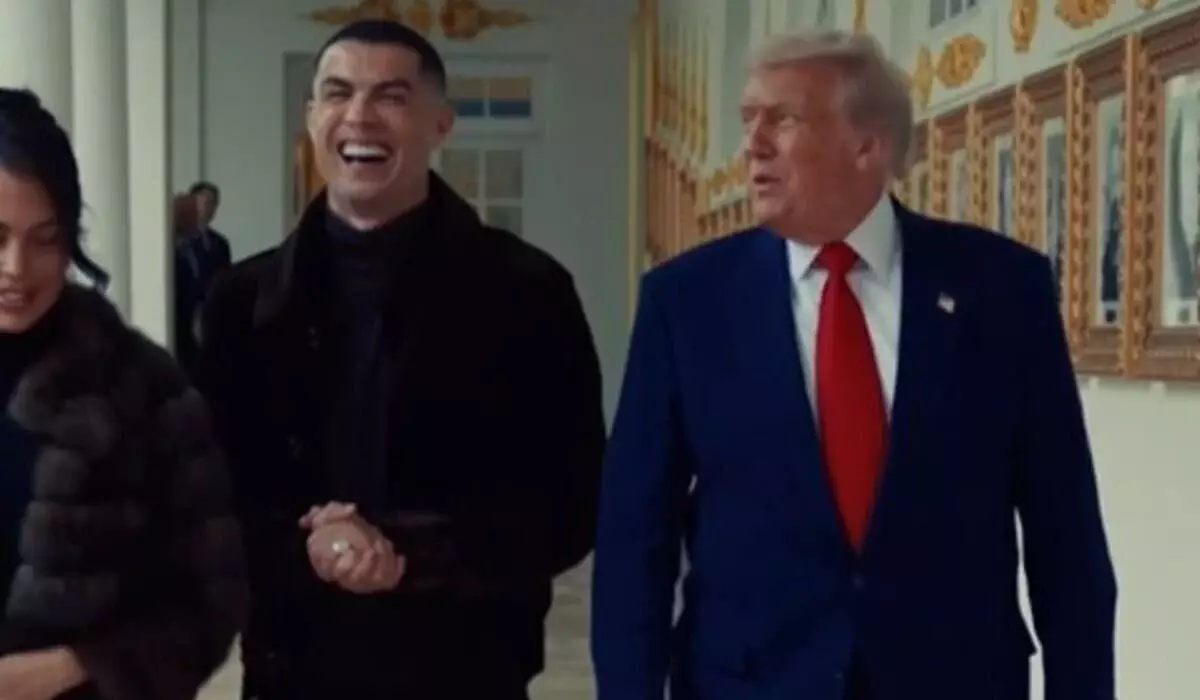 «Криштиану классный»: Трамп выложил сгенерированное ИИ видео с Роналду (ВИДЕО)