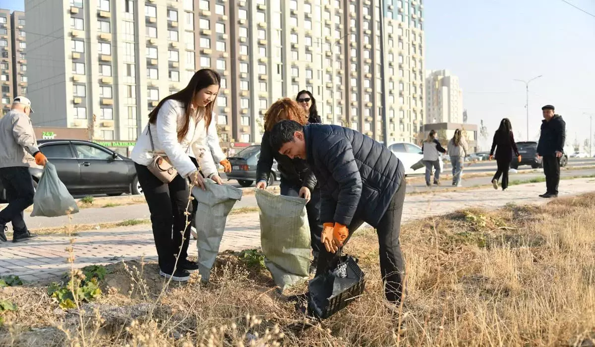 «Таза бейсенбі» в Казахстане: как экоакция партии «AMANAT» объединяет жителей для чистоты