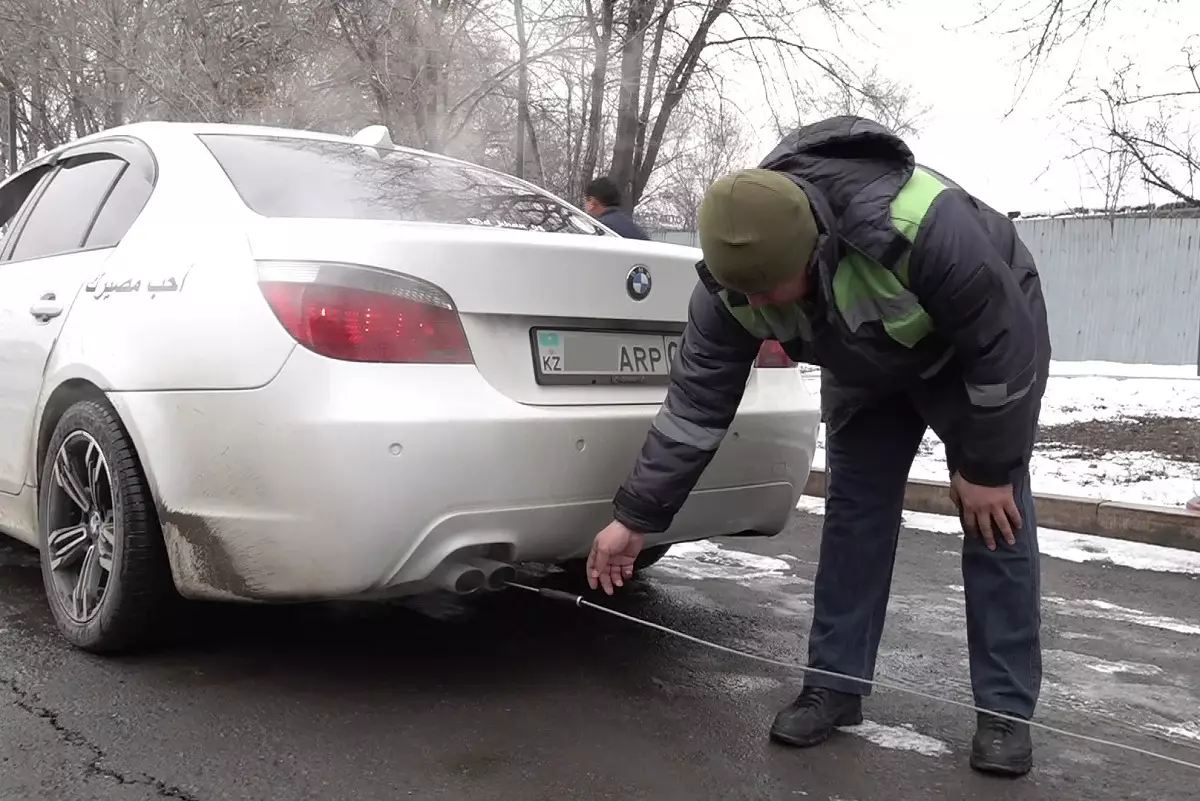 Экологические рейды: в Алматы около 60% загрязнения воздуха связано с автотранспортом