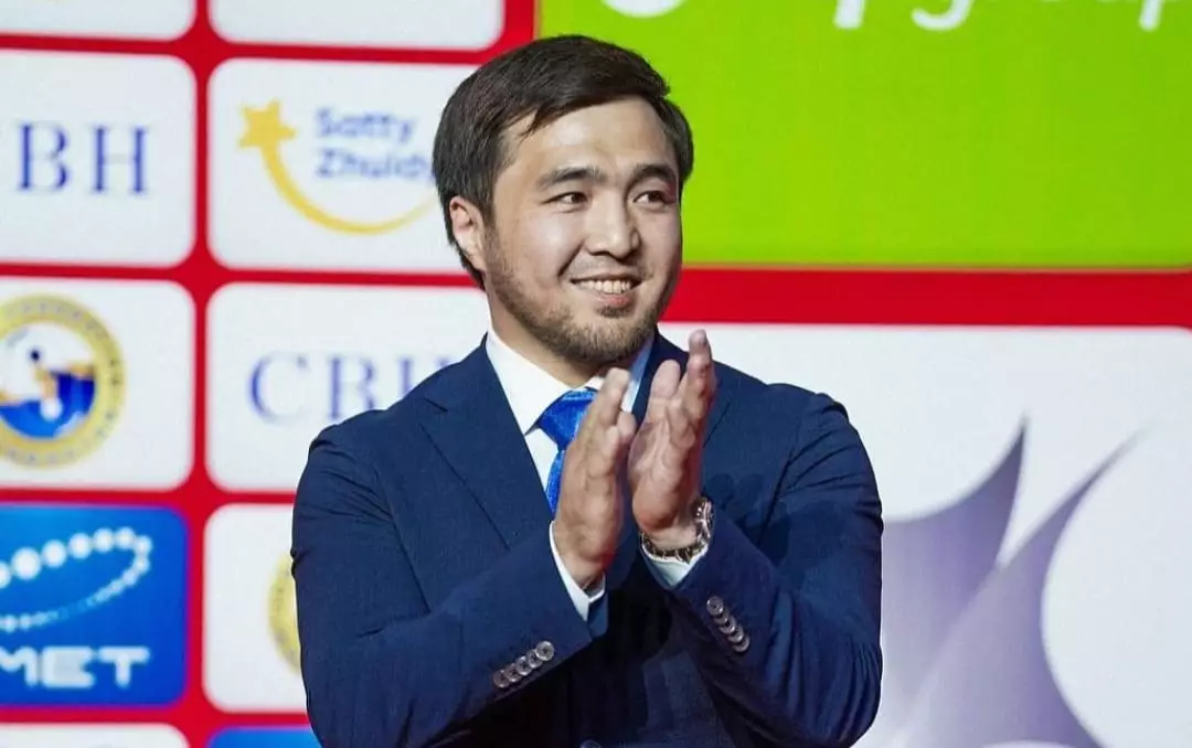 Елдос Сметов жанкүйерлерге өзінің «ерекше допингін» көрсетті