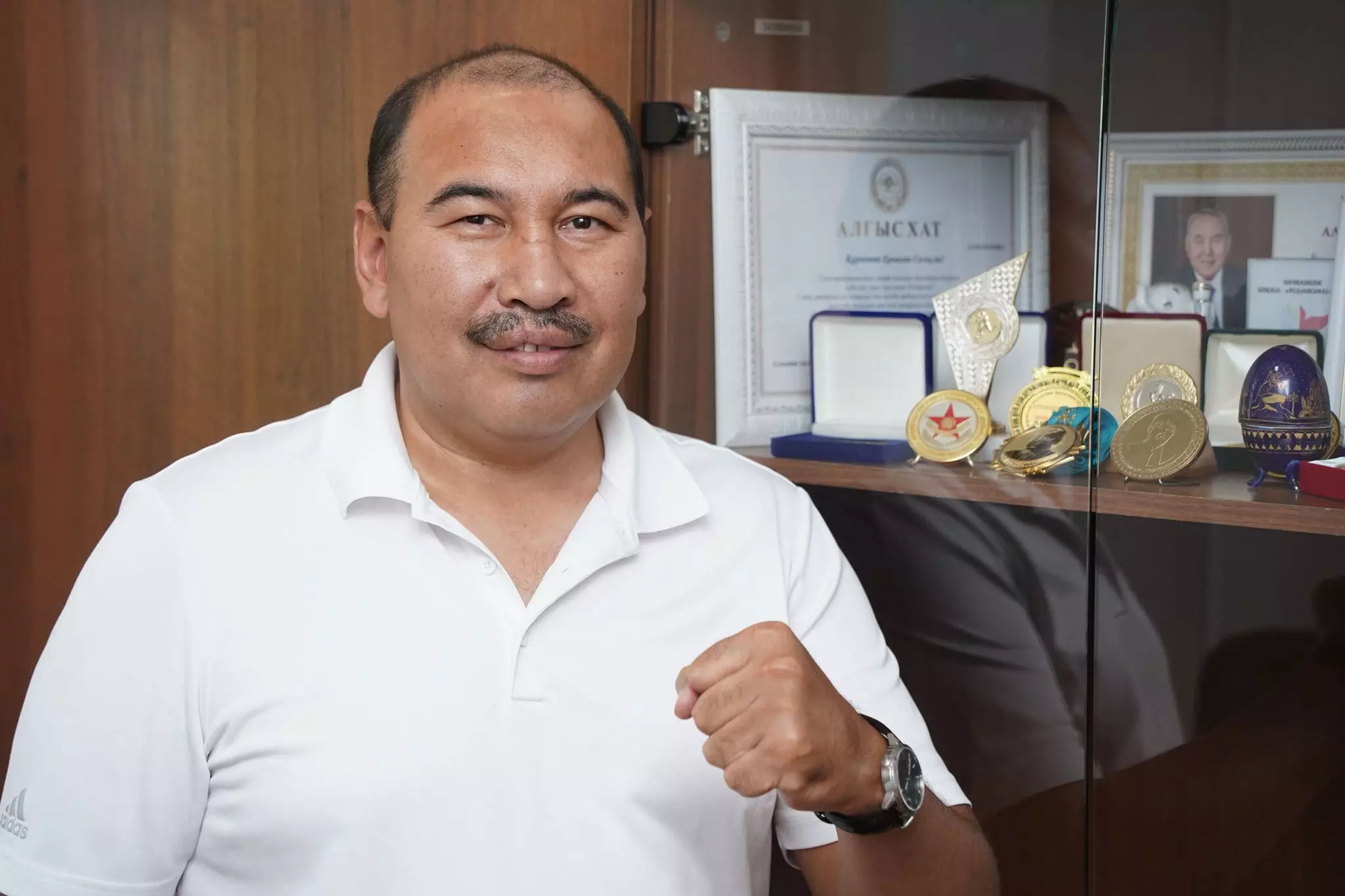 «Жұдырық – менің ең мықты құралым»: Ермахан Ыбырайымов жастар білмейтін сырын ашты
