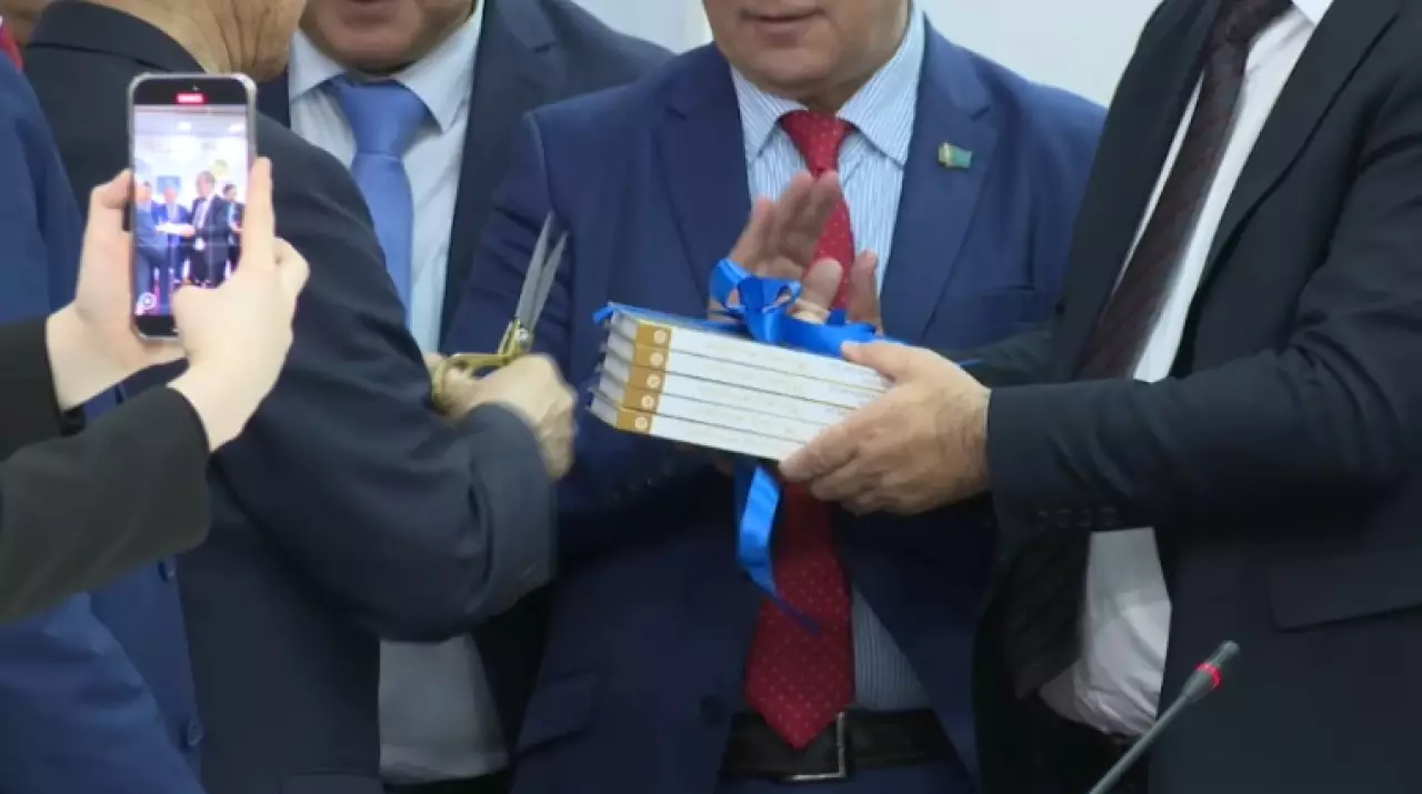 В Астане презентовали новые книги А. Ыбырайымулы