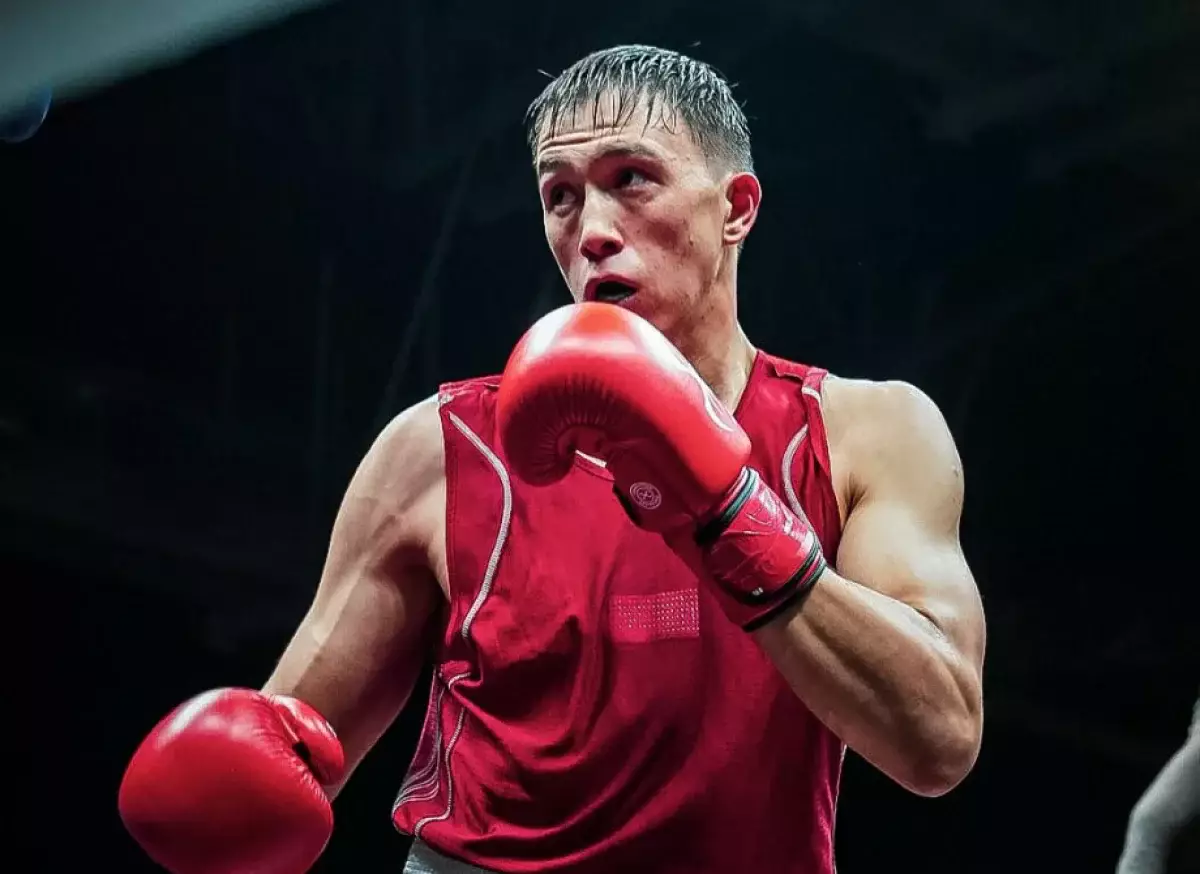 Казахстанец завоевал золотую медаль финального этапа Кубка мира по боксу