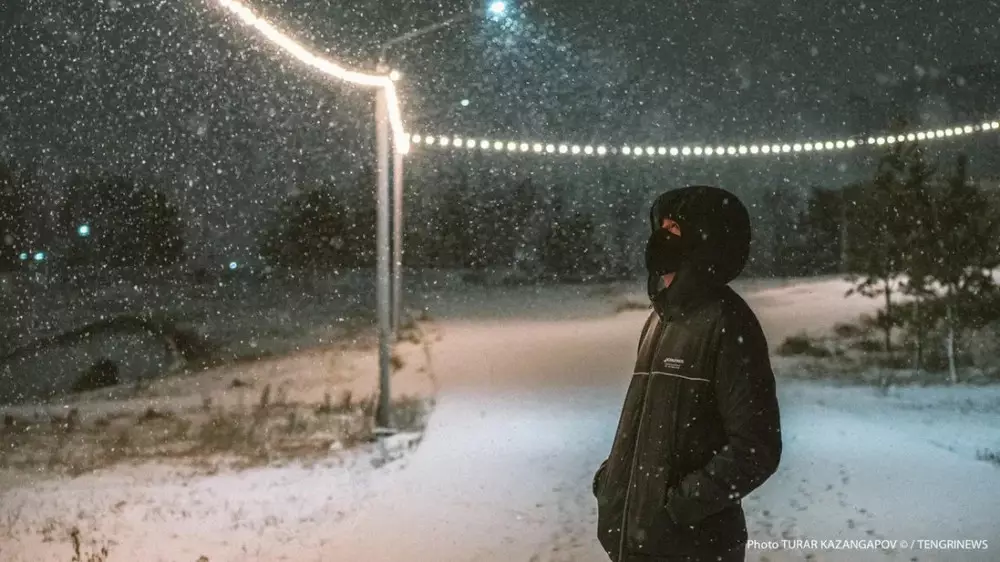 Туман, гололед, метель: штормовое предупреждение объявлено в 14 регионах