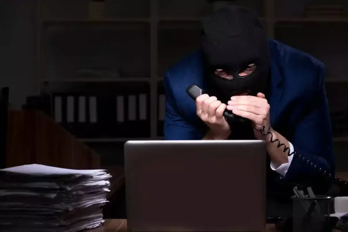 Звонок из Нацбанка: лжесотрудники обманули акмолинца на миллионы тенге