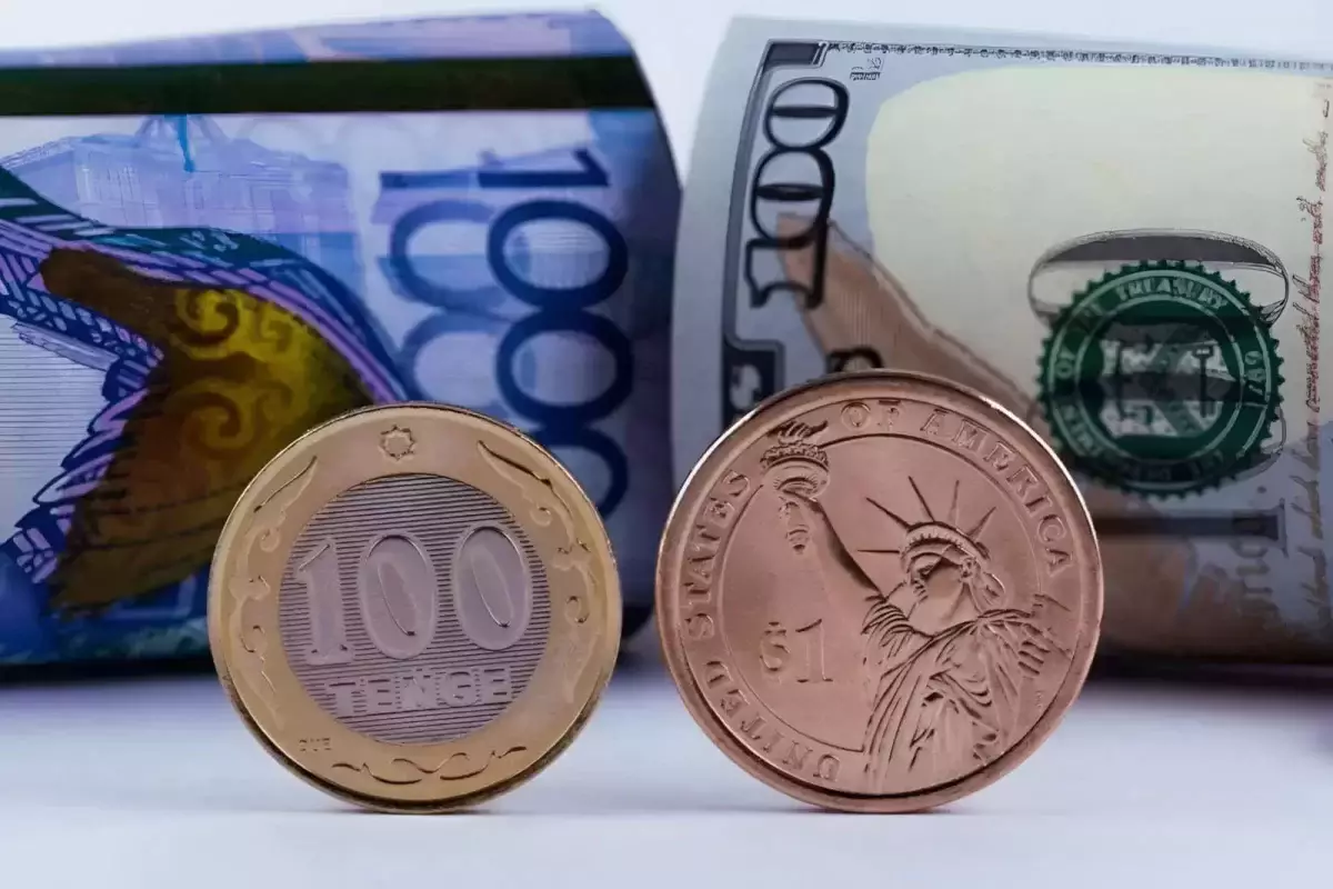 Доллар по 520: что происходит с курсом валют в Казахстане