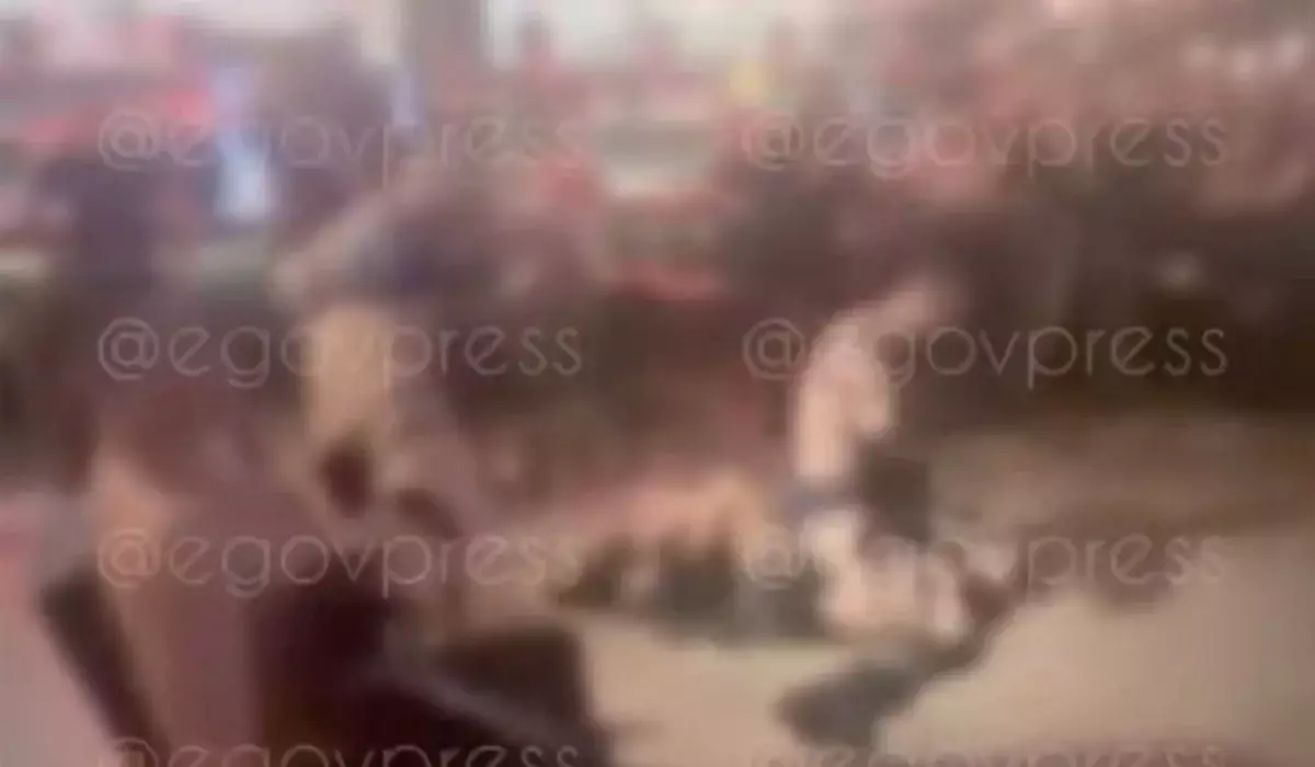 Талдықорғанда жартылай жалаңаш билеген қыз-жігіттерді полиция ұстап алды (ВИДЕО)