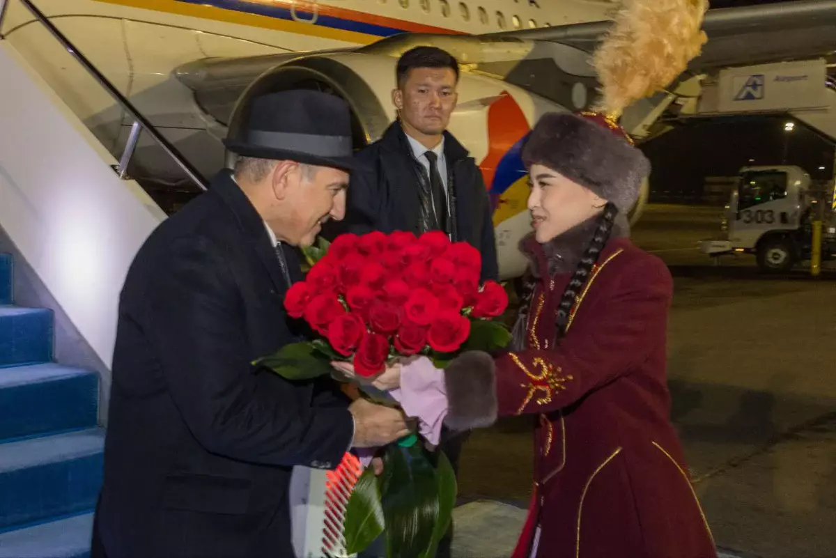 Пашинян удивил подписчиков сердечком и хитом из Казахстана