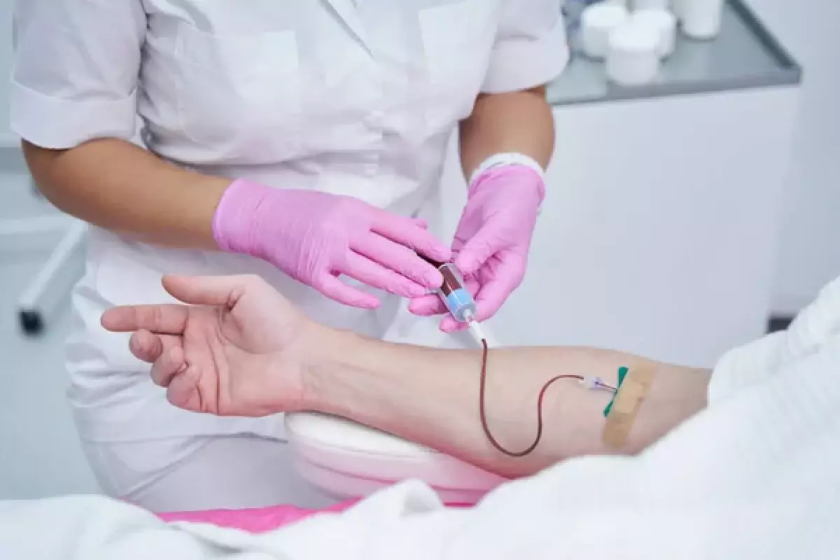 Там, где должны лечить - нарушают: сотни процедурных кабинетов закрылись в Казахстане