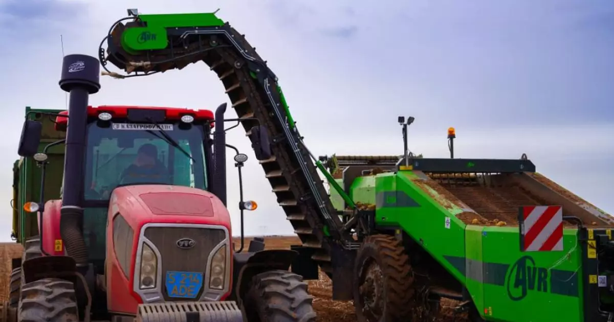   Қазақстандық шаруашылықтар биылғы жылы 25 000 бірлік техника сатып алды   