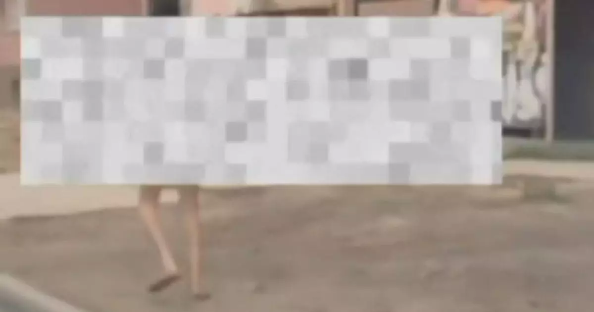  Атырауда көшеде жалаңаш жүрген ер адам ұсталды 