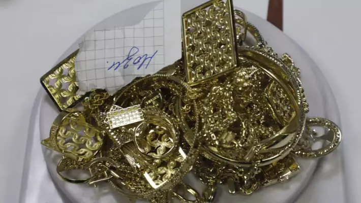 В Андижане таможня изъяла посылку с золотыми украшениями на 2 млрд сумов