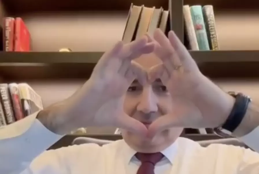 Астанаға келген Пашинян “жүрек“ көрсетіп, өз стилінде видео жариялады