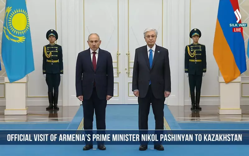 Прим министр Армении Никол Пашинян прибывает во дворец Акорда.