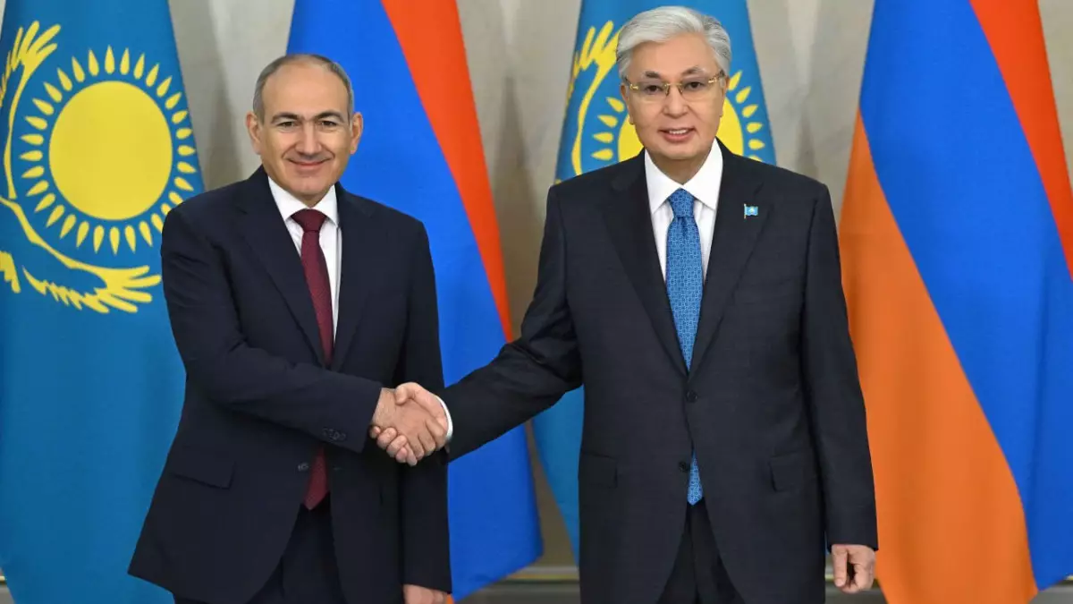 Қазақ-армян байланысы: Тоқаев пен Пашинян қандай құжатқа қол қояды?