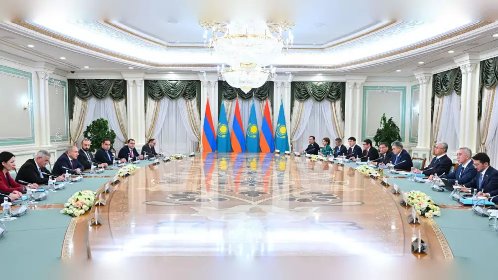 “Очень хороший пример для нашей страны“ - Пашинян о Казахстане