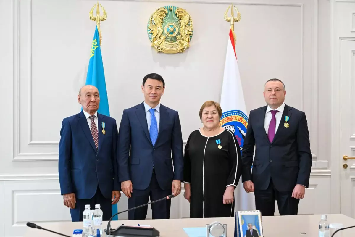 В Алматы наградили работников агропромышленного комплекса государственными наградами