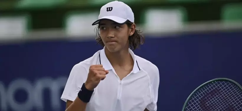 Амир Омарханов пробился в четвертьфинал турнира в Тунисе