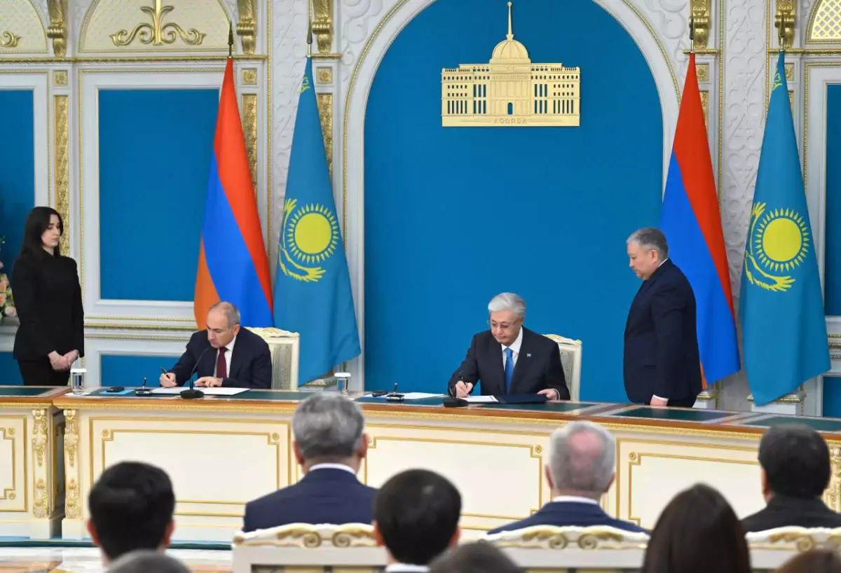 Қасым-Жомарт Тоқаев пен Никол Пашинян  Бірлескен мәлімдеме қабылдады