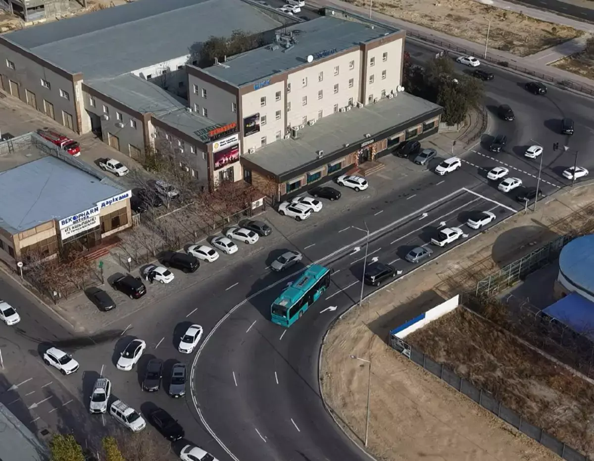 В Актау на нескольких участках дорог изменена схема движения - новости на Lada.kz 21.11.2025