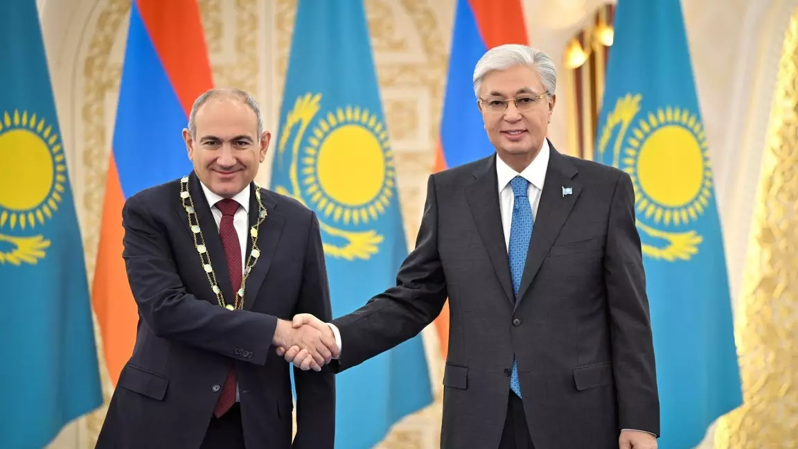 Мемлекет басшысы Армения Премьер-министрін «Алтын Қыран» орденімен марапаттады