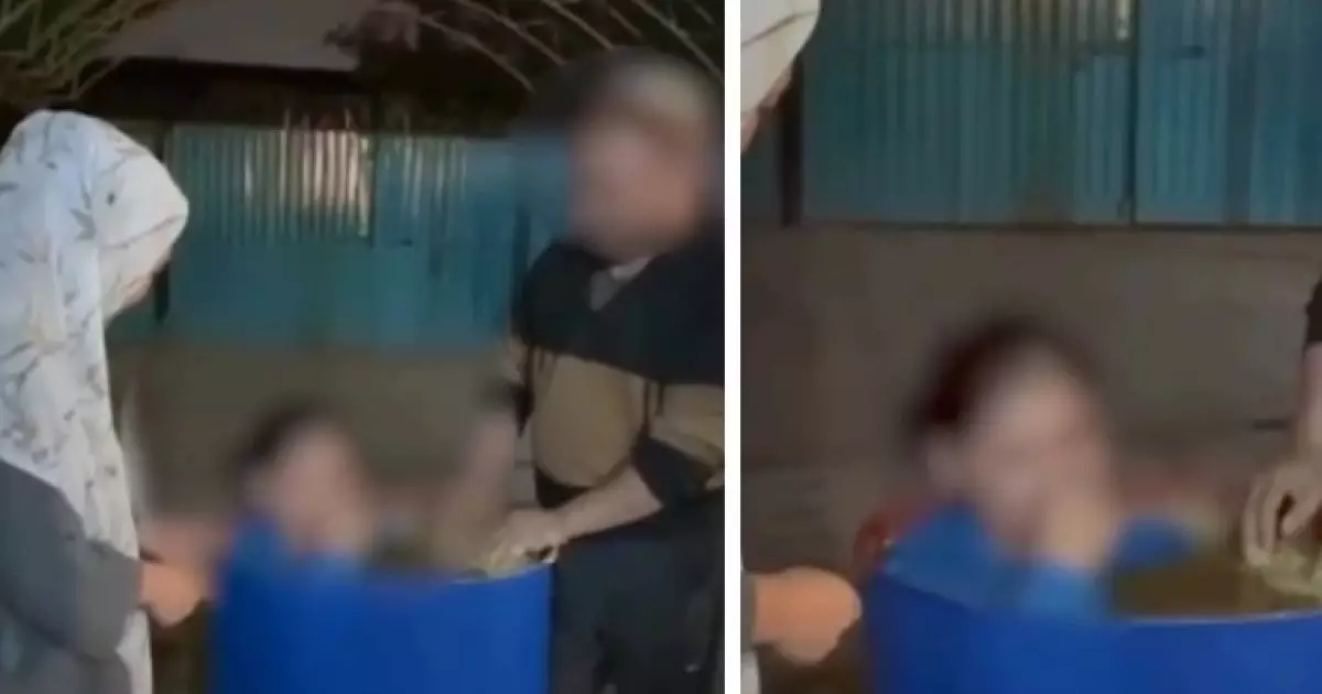  Хиджап кимеген қызын әке-шешесі ұрып-соққан 