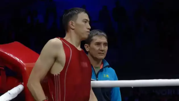 Қазақ боксшы финалда өзбек қарсыласын таза жеңіп жалғыз алтынды алды