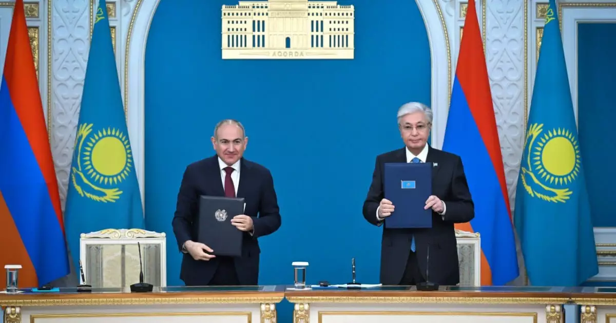   Қасым-Жомарт Тоқаев пен Никол Пашинян келіссөз қорытындысы бойынша Бірлескен мәлімдеме қабылдады   