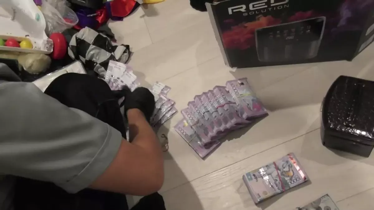 Ескі қосалқы бөлшектерді қайта тіркеген: «Богатырь көмір» компаниясынан 123 миллион теңге ұрлағандар ұсталды