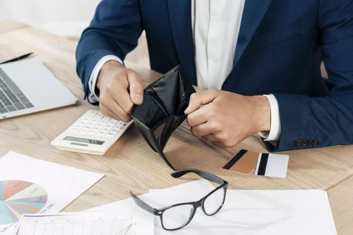 Из‑за чего жители Атырау идут на банкротство: основные причины и условия подачи заявления