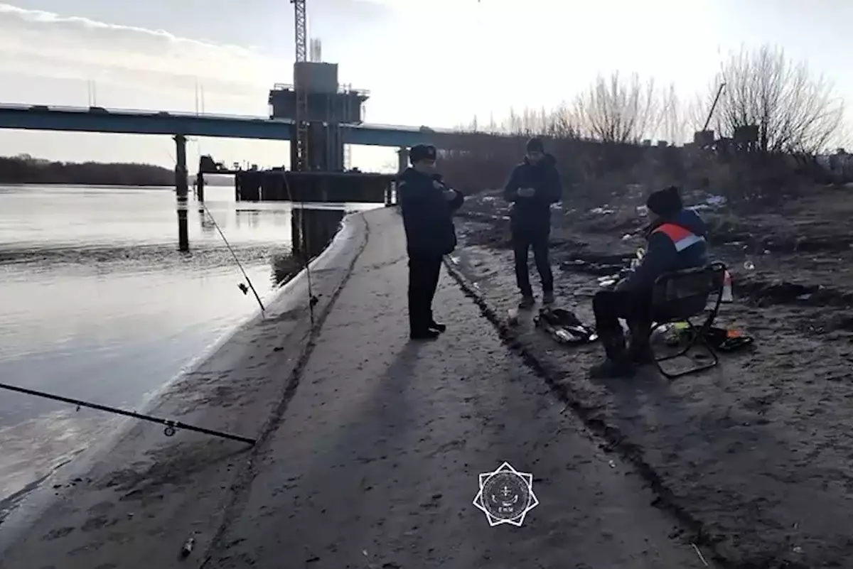 Некупальный сезон: на берегу Иртыша найдена одежда пропавшей женщины