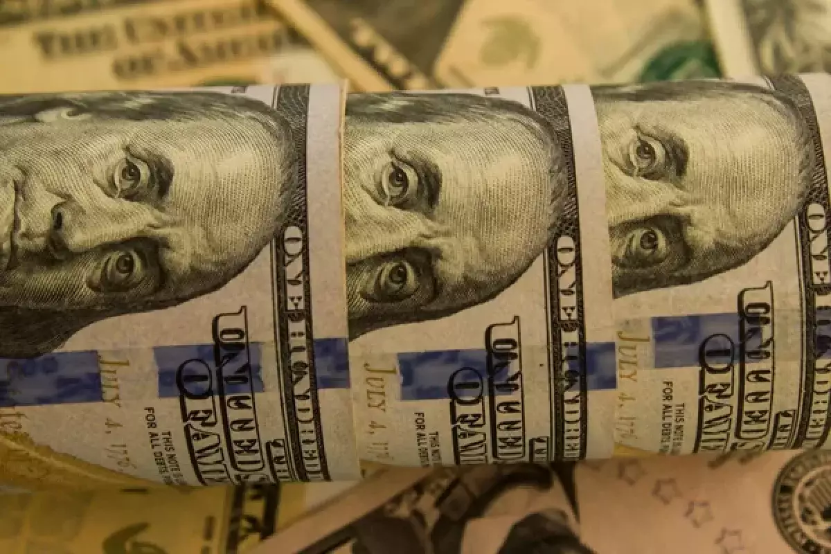 Держится на месте: что происходит с долларом в Казахстане