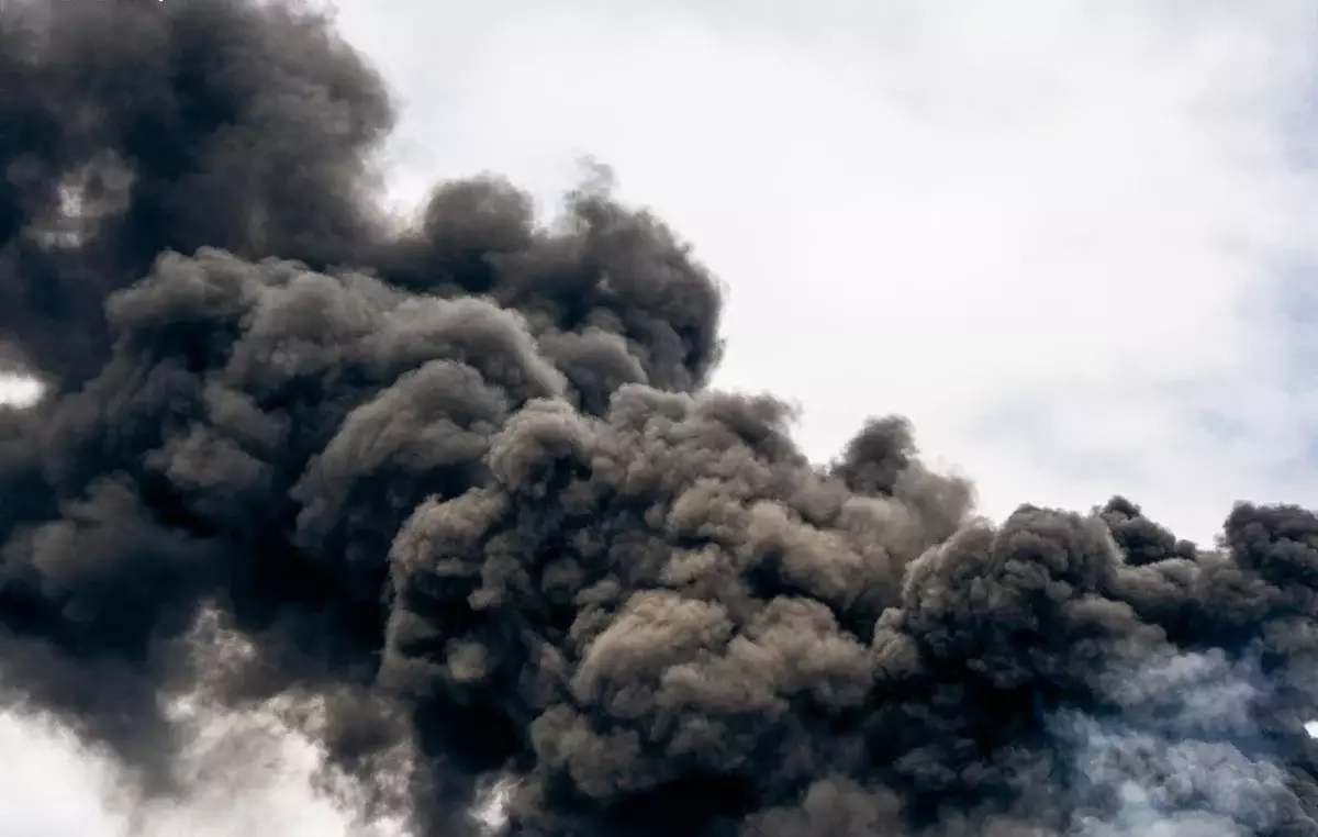 Индийский самолет разбился на авиасалоне в Дубае во время демонстрации