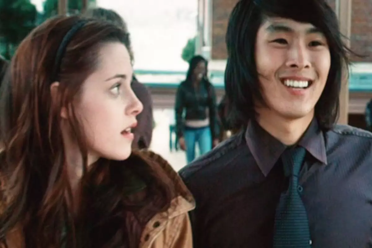 Актёр из «Сумерек» попал в драку в культурной столице России