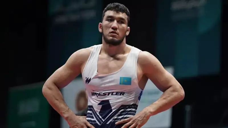 Ризабек Айтмұқан атақты Олимпиада чемпионын жеңіп, сенсация жасады