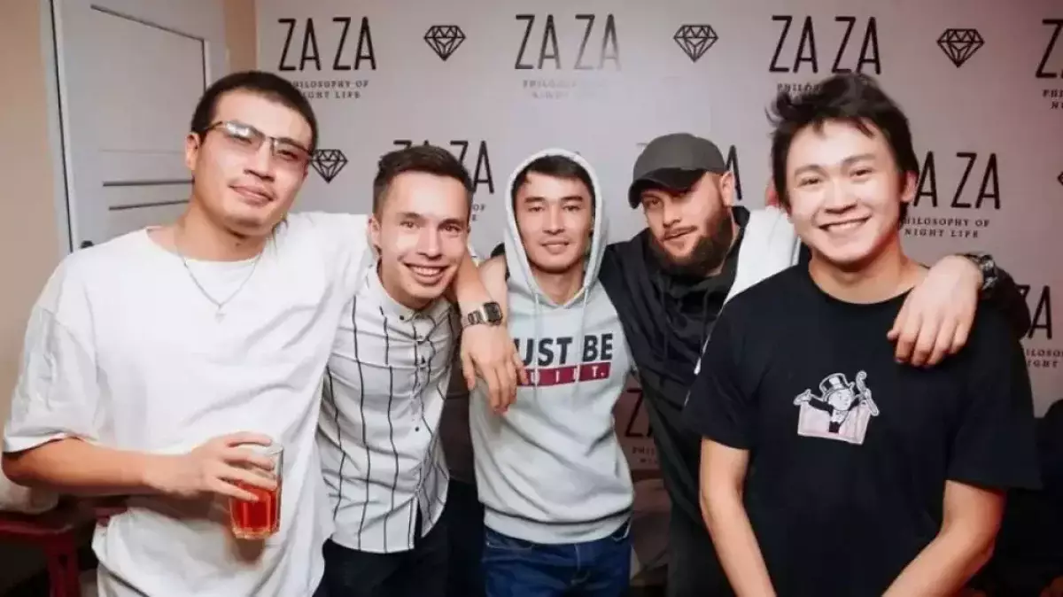 «От 3 млн до 44,5 млн тенге»: опубликованы новогодние гонорары звёзд