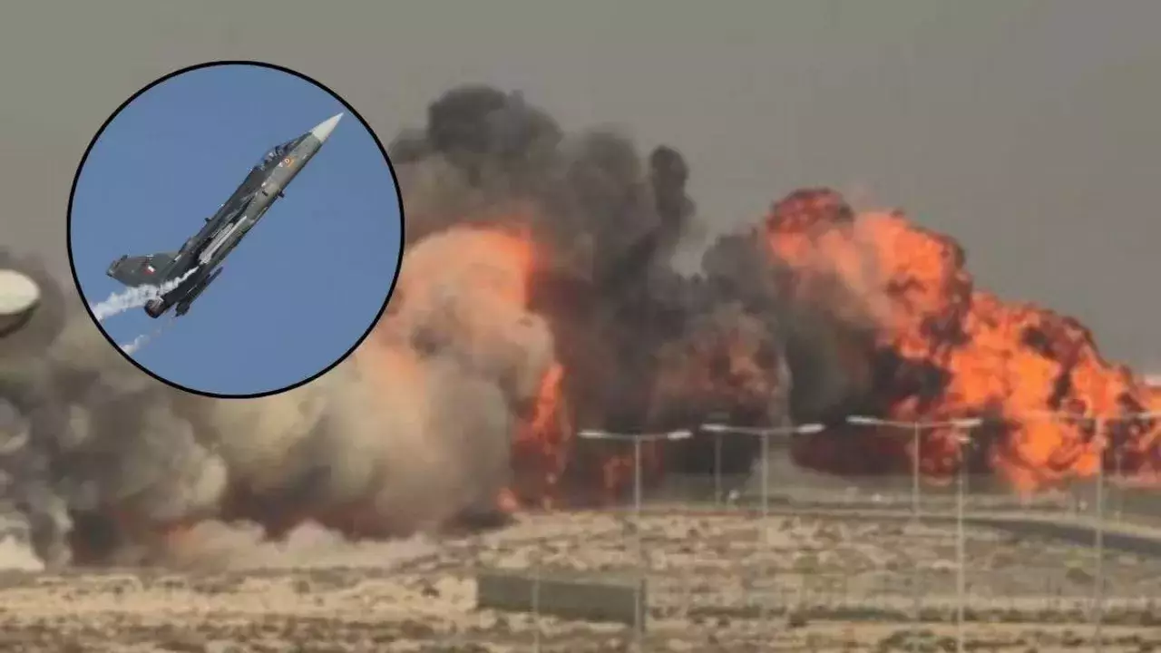 Дубайдағы авиашоуда үндістандық жойғыш ұшақ апатқа ұшырады