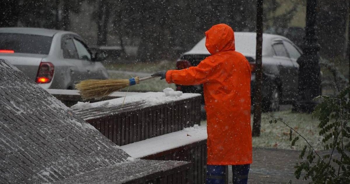 Снег, дождь и до 17 градусов тепла обещают в мегаполисах Казахстана в пятницу.