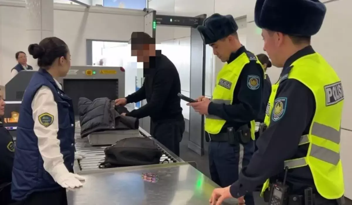 Студента задержали транспортные полицейские в аэропорту Алматы