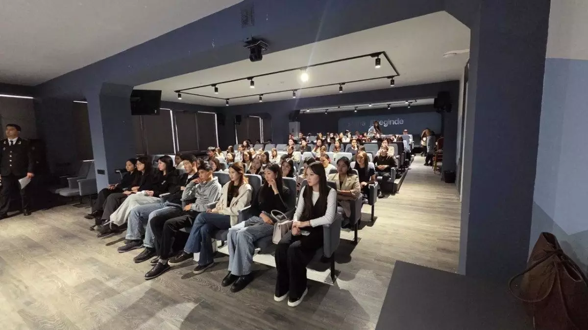 «Заң және тәртіп»: елордалық студенттер үшін цифрлық сауаттылық сабақтары өтті