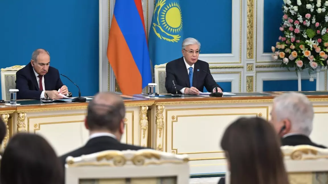 Тоқаев Әзербайжанға Армениямен тікелей саудаға жол ашқаны үшін алғыс білдірді