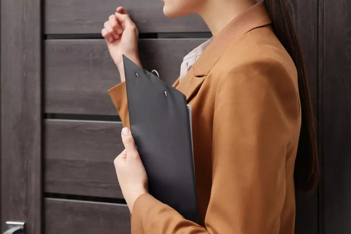 По квартирам ходят лжесотрудники: в Минпросвещения предупредили казахстанцев