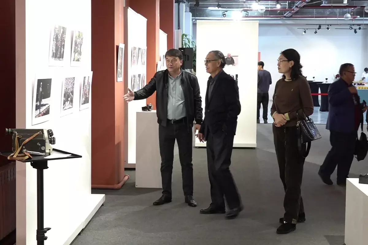 В Алматы открылась фотовыставка «50/50: Прошлое и Настоящее»