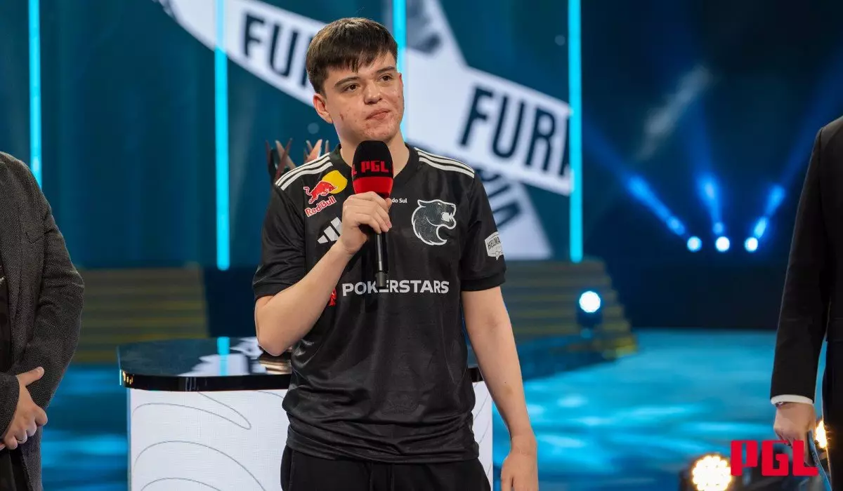 Киберспортсмен из Семея Данил Голубенко посетил матч «Барыса»