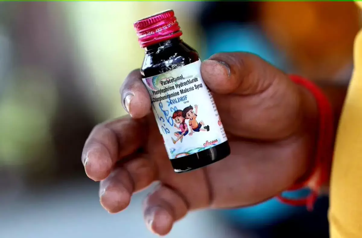 Үндістанда жөтел шәрбатын ішкен 20-дан астам бала қайтыс болды