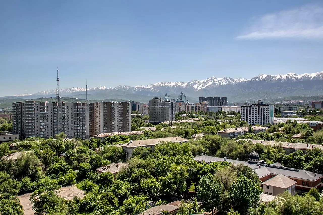 МАГАТЭ призывает к более широкому доступу в Иране, в то время как Тегеран отклоняет новое решение.