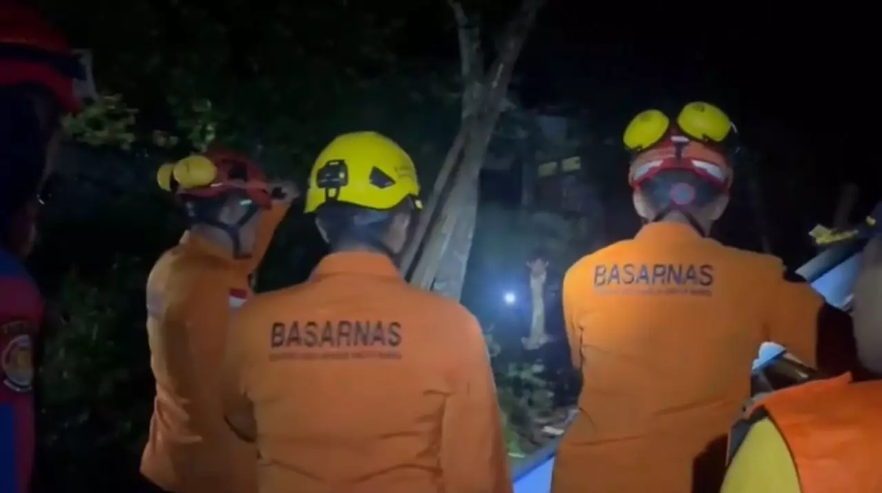 Индонезияда лай көшкіні жүрді