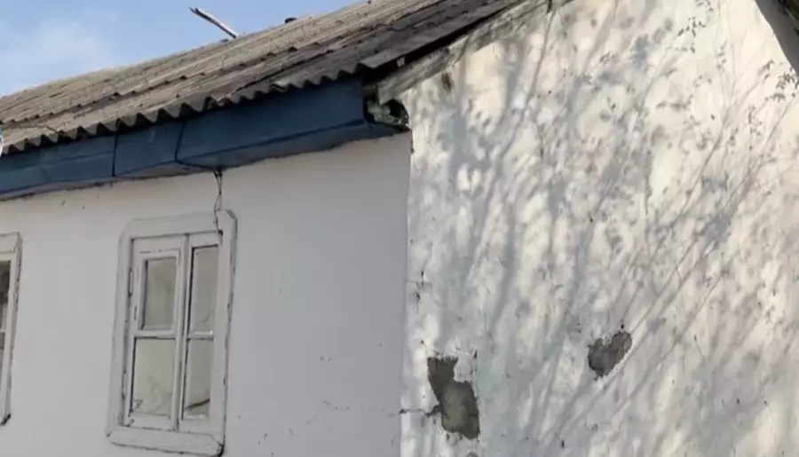 Жамбыл облысында балалар 70 жыл бұрын салынған ескі үйде білім алып жүр