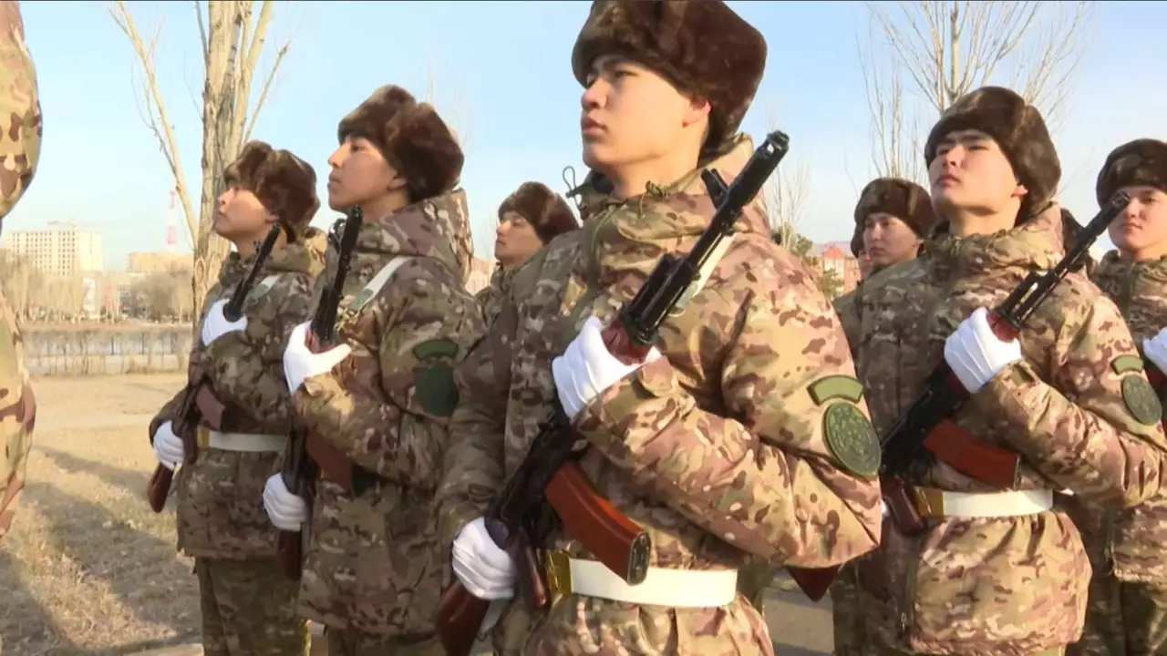 «Айбын» президенттік полкінің жас сарбаздары ант қабылдады