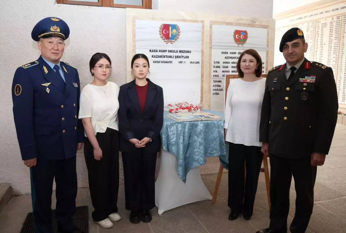 В Турции открыли мемориальную доску казахстанскому офицеру-герою